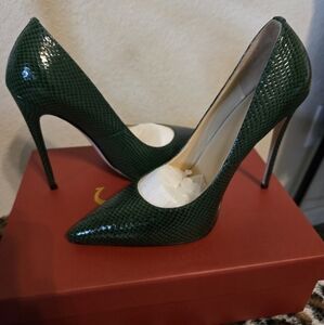 Elegant Green Stiletto Heels